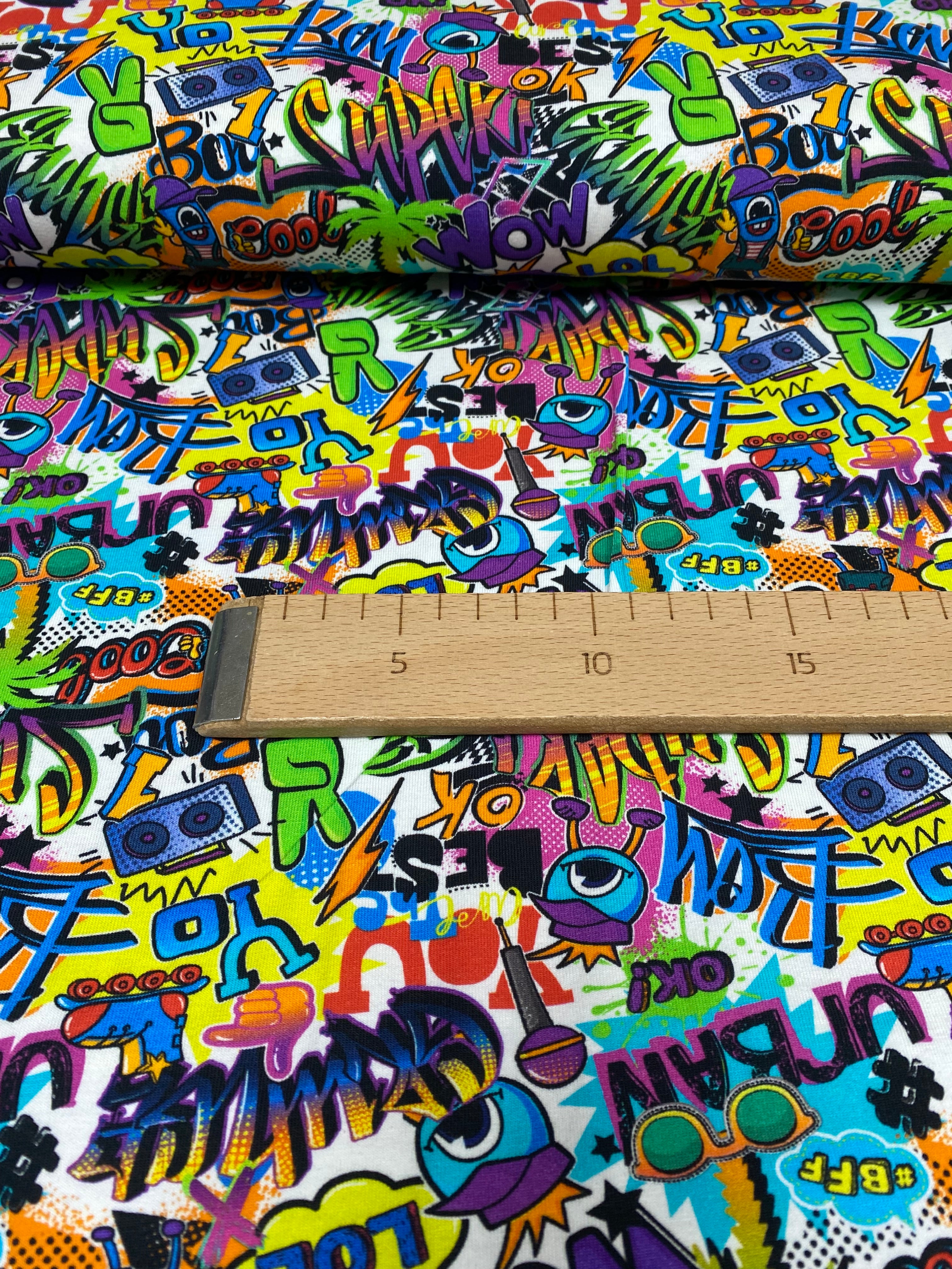 Baumwolle Jersey Stoff Graffiti | Strassenkunst | Meterware | Öko Tex 100